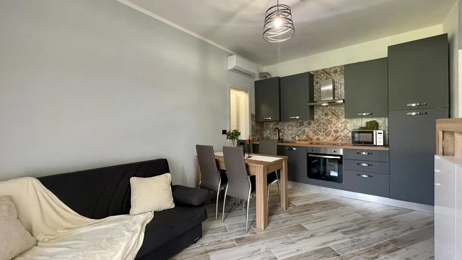 Il Gabbiano Bilocale Con Piscina, Garage E A/C. Apartment Loano